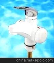 電熱水龍頭選購指南 塑料與鋅合金材質(zhì)對比